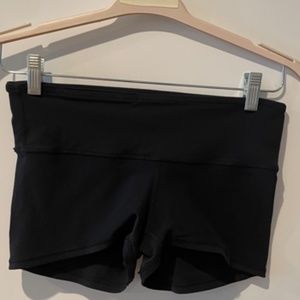 Lululemon Size 6 Boogie Shorts